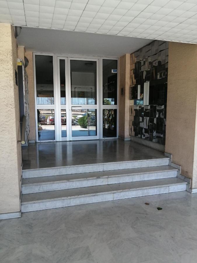 Joli Studio Bord De Mer, Clim, Balcon, Parking Prive Menton Exterior foto