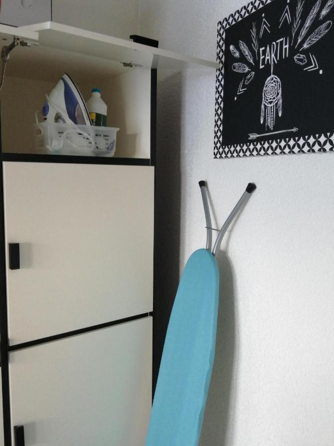 Joli Studio Bord De Mer, Clim, Balcon, Parking Prive Menton Exterior foto